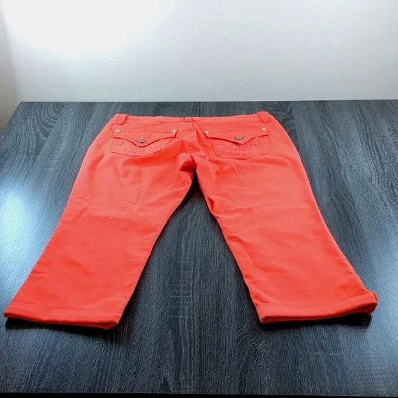 Nine West Missy Capris 8/29 Orange/Coral 2 Back Pocket Sparkle Embellishments - Picture 2 of 16
